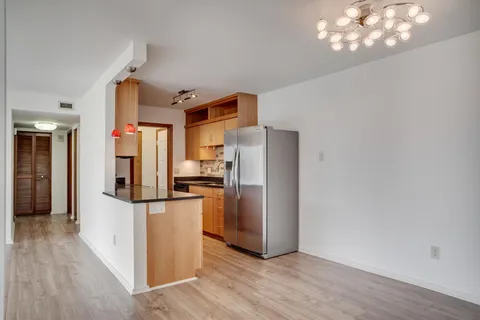 $160,000 | 1225 Lasalle Avenue, Unit 1704, Minneapolis, MN 55403