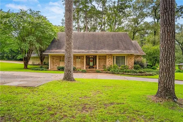$455,000 | 2354 Donahue Ferry Road, Pineville, LA 71360