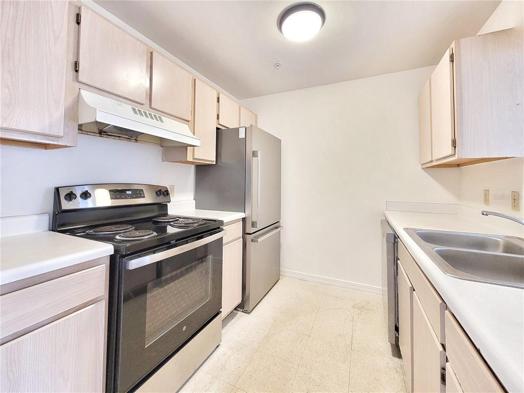 2360 Southwest Archer Road, Unit 505 Gainesville, FL 32608 - Photo 12 of 27