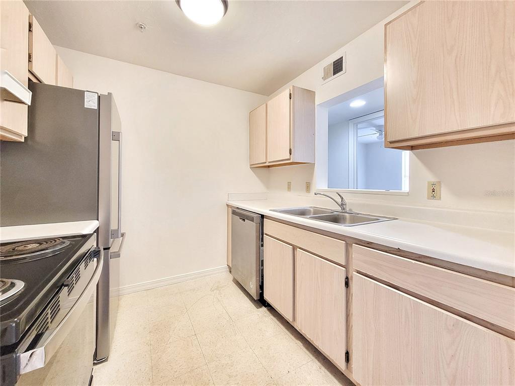 2360 Southwest Archer Road, Unit 505 Gainesville, FL 32608 - Photo 13 of 27