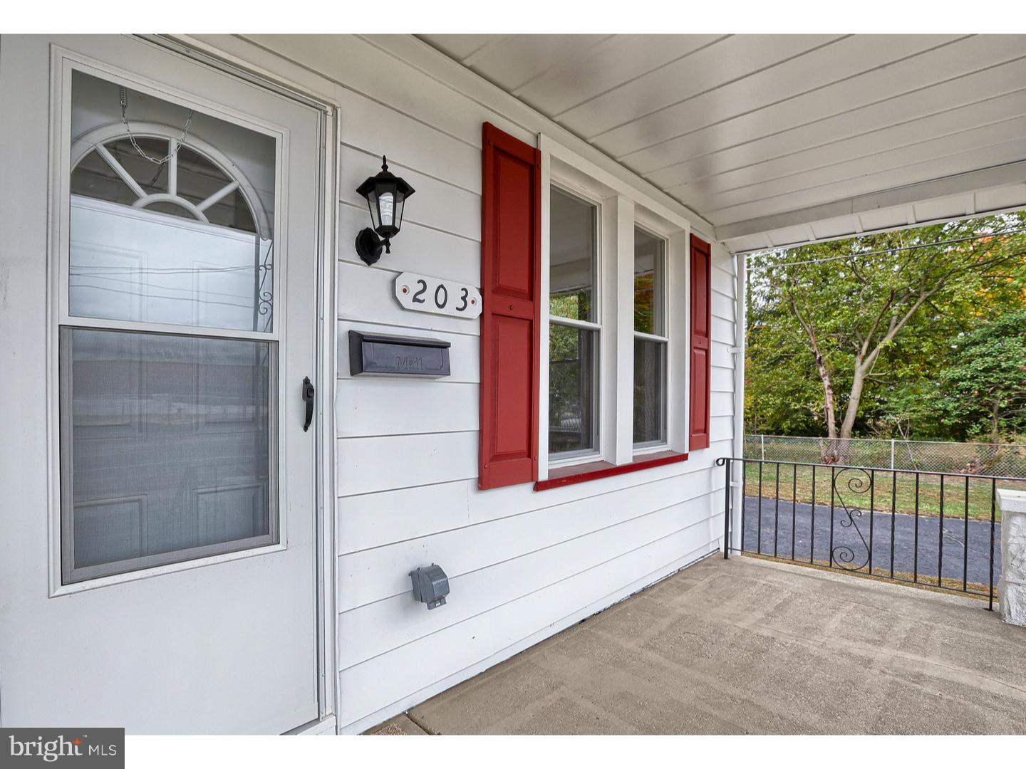 203 South Chester Avenue Riverside, NJ 08075 - Photo 3 of 25
