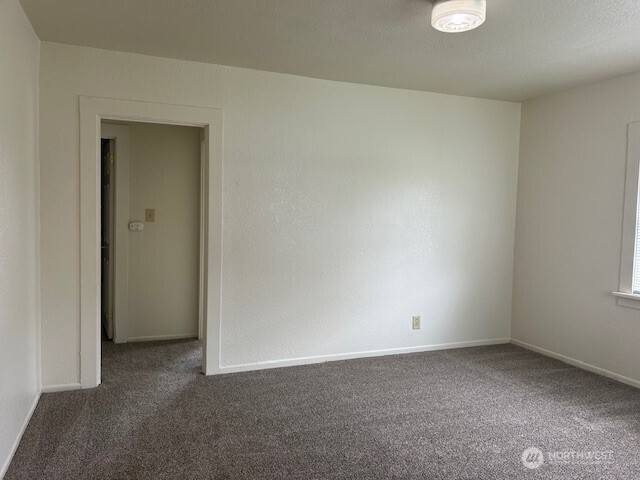 2025 46th Avenue Longview, WA 98632 - Photo 2 of 13