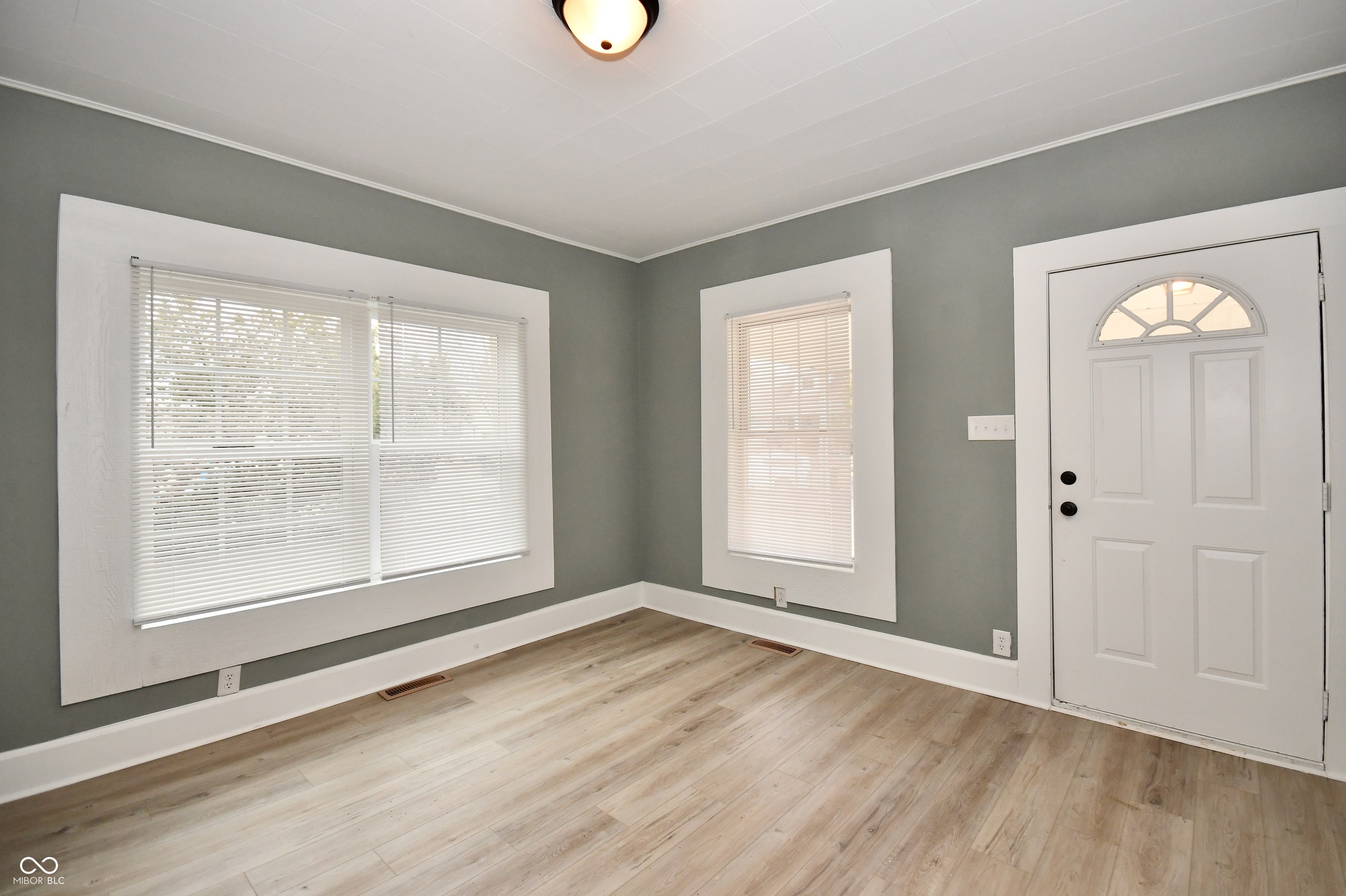 912 West 1st Street Anderson, IN 46016 - Photo 4 of 43