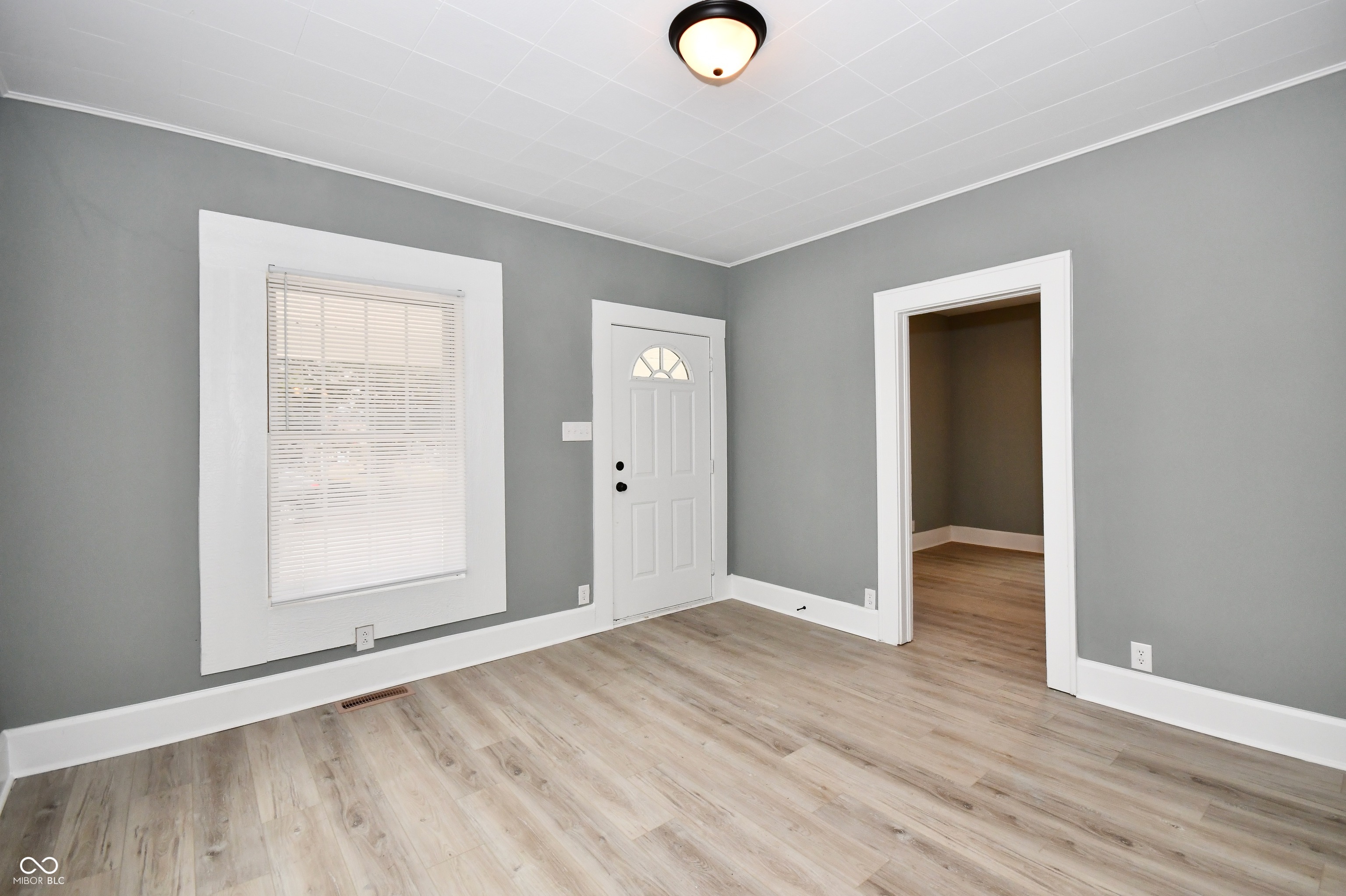 912 West 1st Street Anderson, IN 46016 - Photo 5 of 43