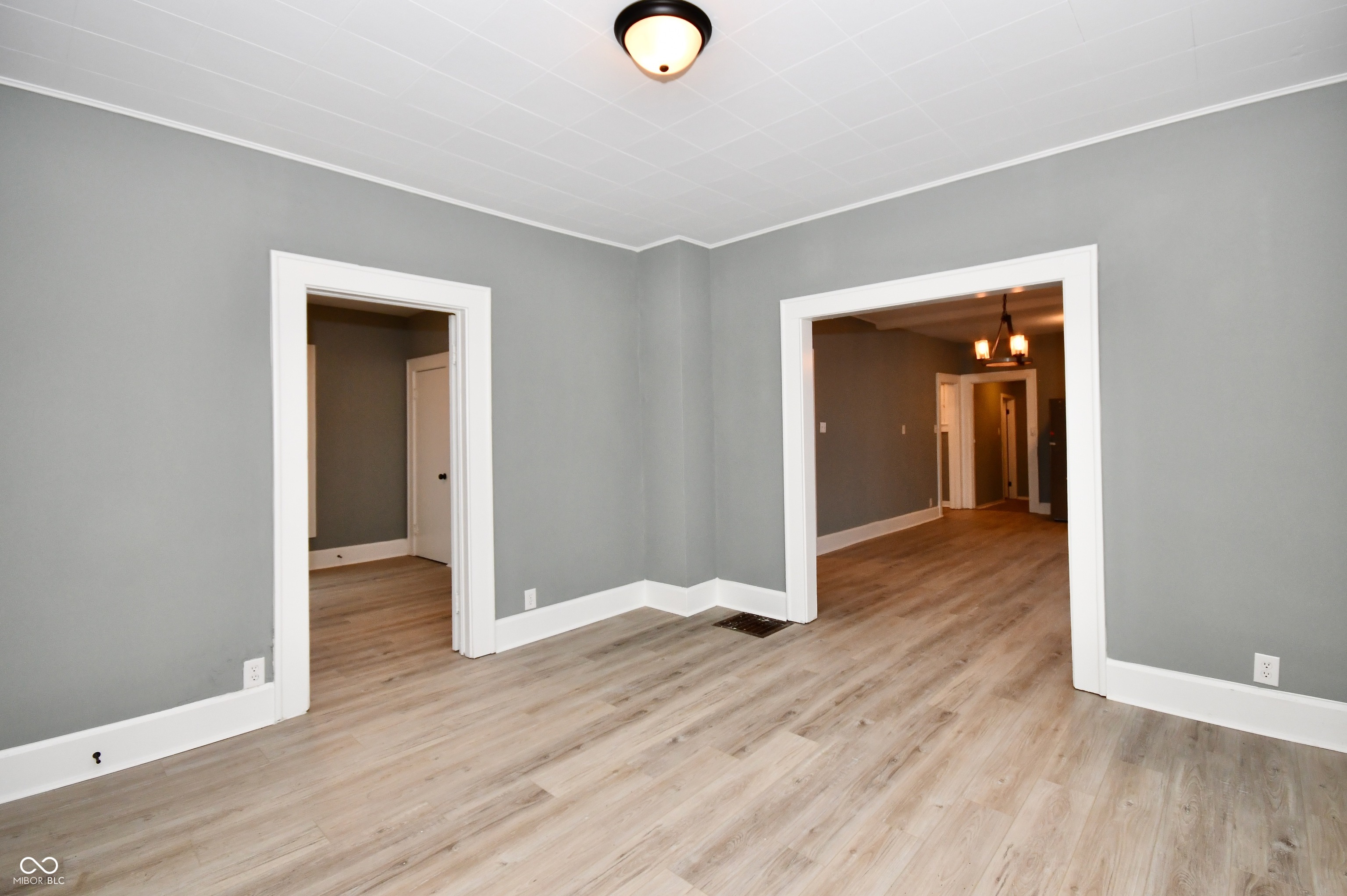 912 West 1st Street Anderson, IN 46016 - Photo 8 of 43