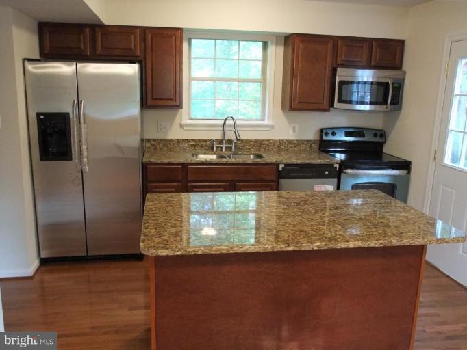 7405 Bull Run Road Manassas, VA 20111 - Photo 5 of 16 Kitchen
