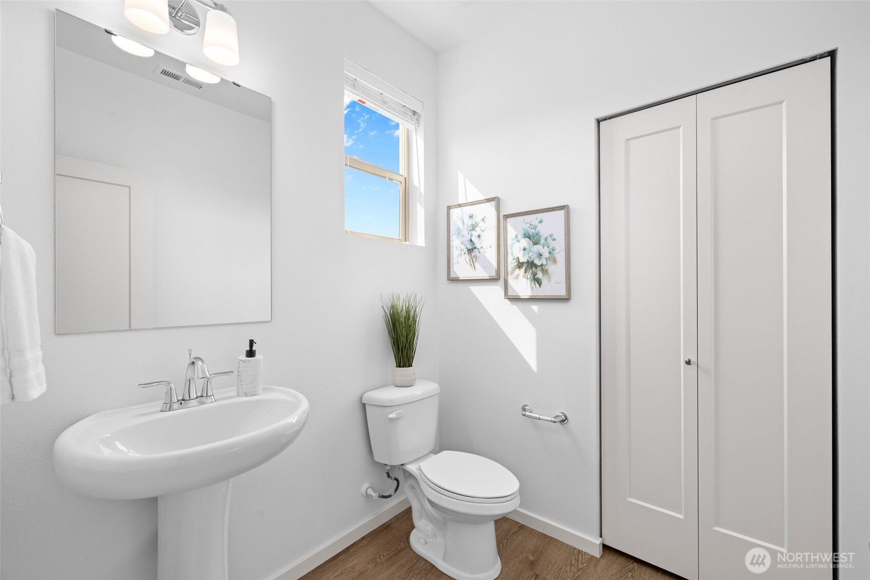 19225 97th Avenue South Renton, WA 98055 - Photo 3 of 39 a bathroom with a sink toilet and a mirror