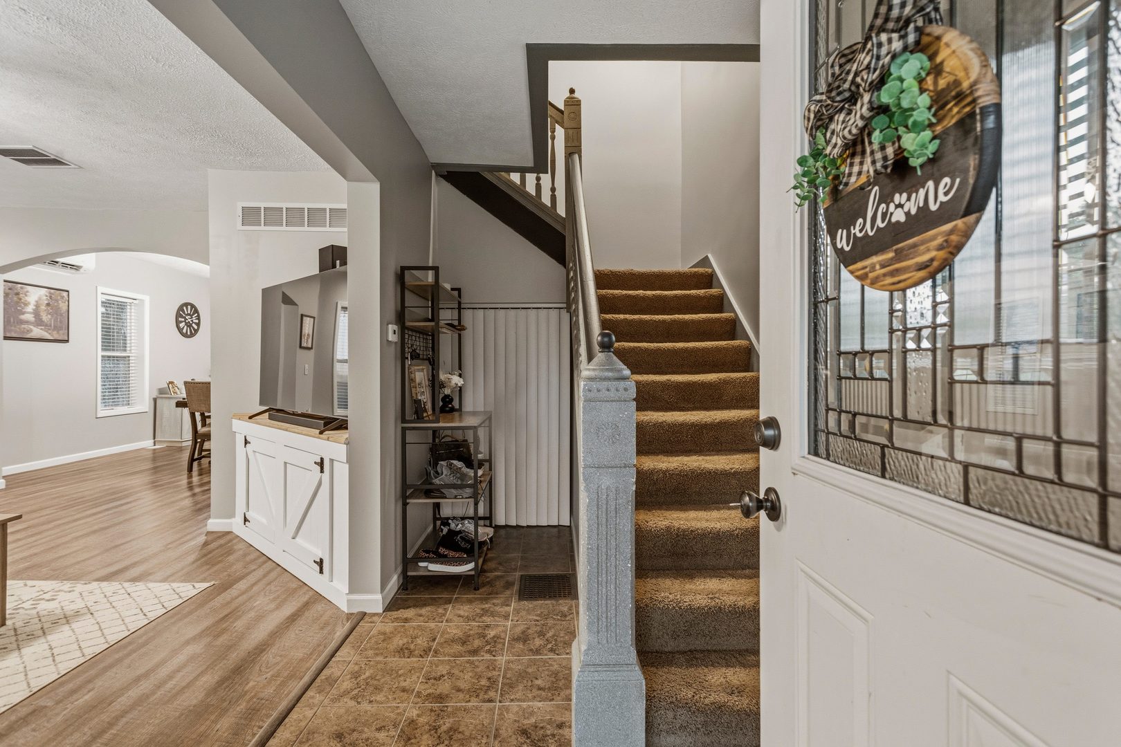 419 South Hamilton Street McLean, IL 61754 - Photo 6 of 41 a view of an entryway with wooden floor and windows