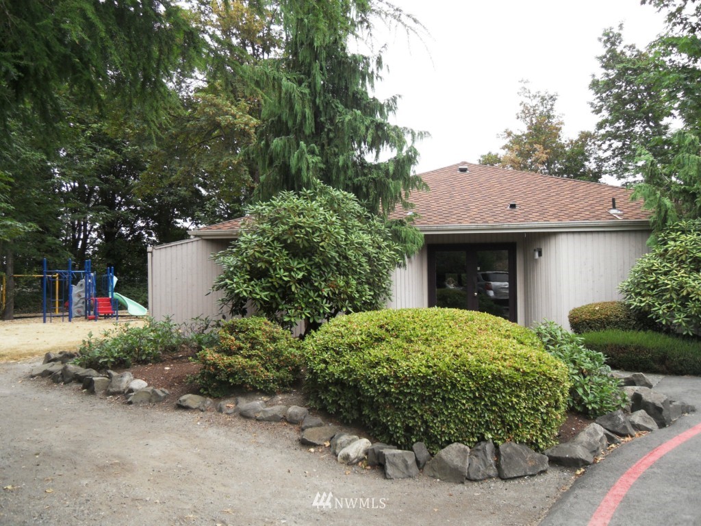 2046 Southeast 8th Place Renton, WA 98057 - Photo 22 of 24