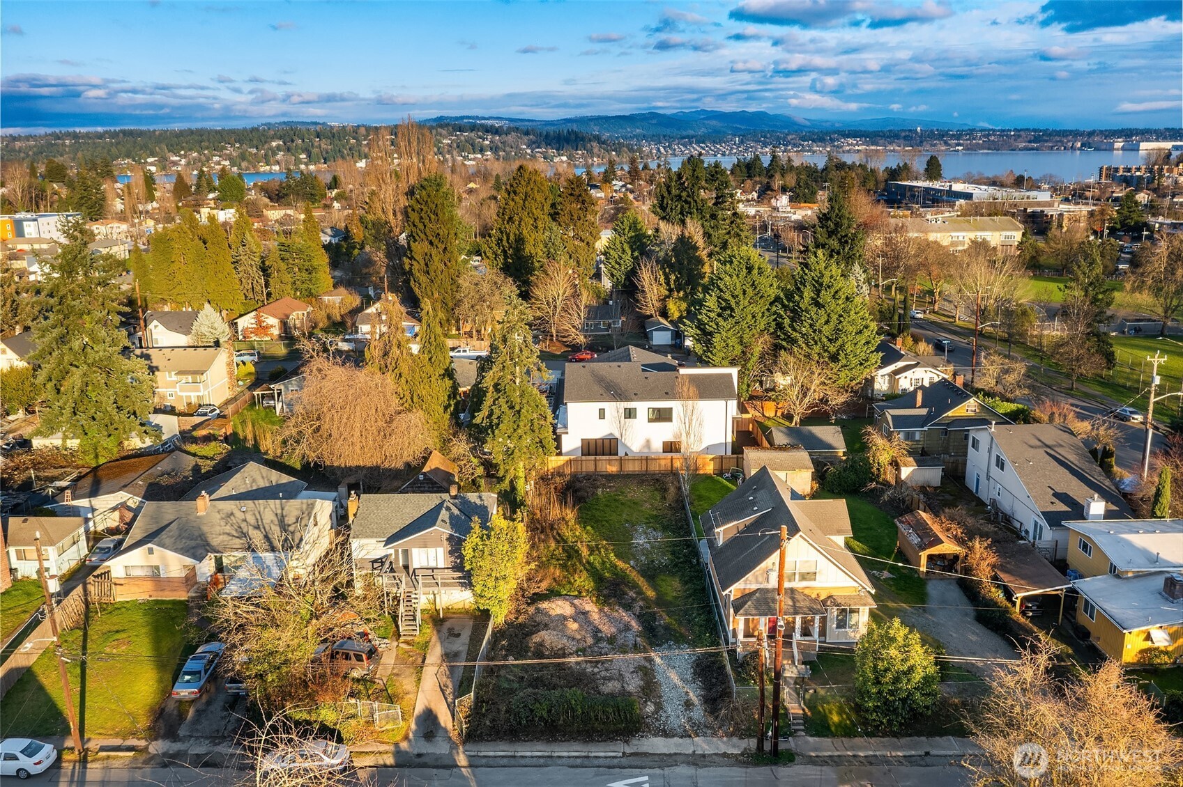 8444 46th Avenue South Seattle, WA 98118 - Photo 9 of 14 a view of a city