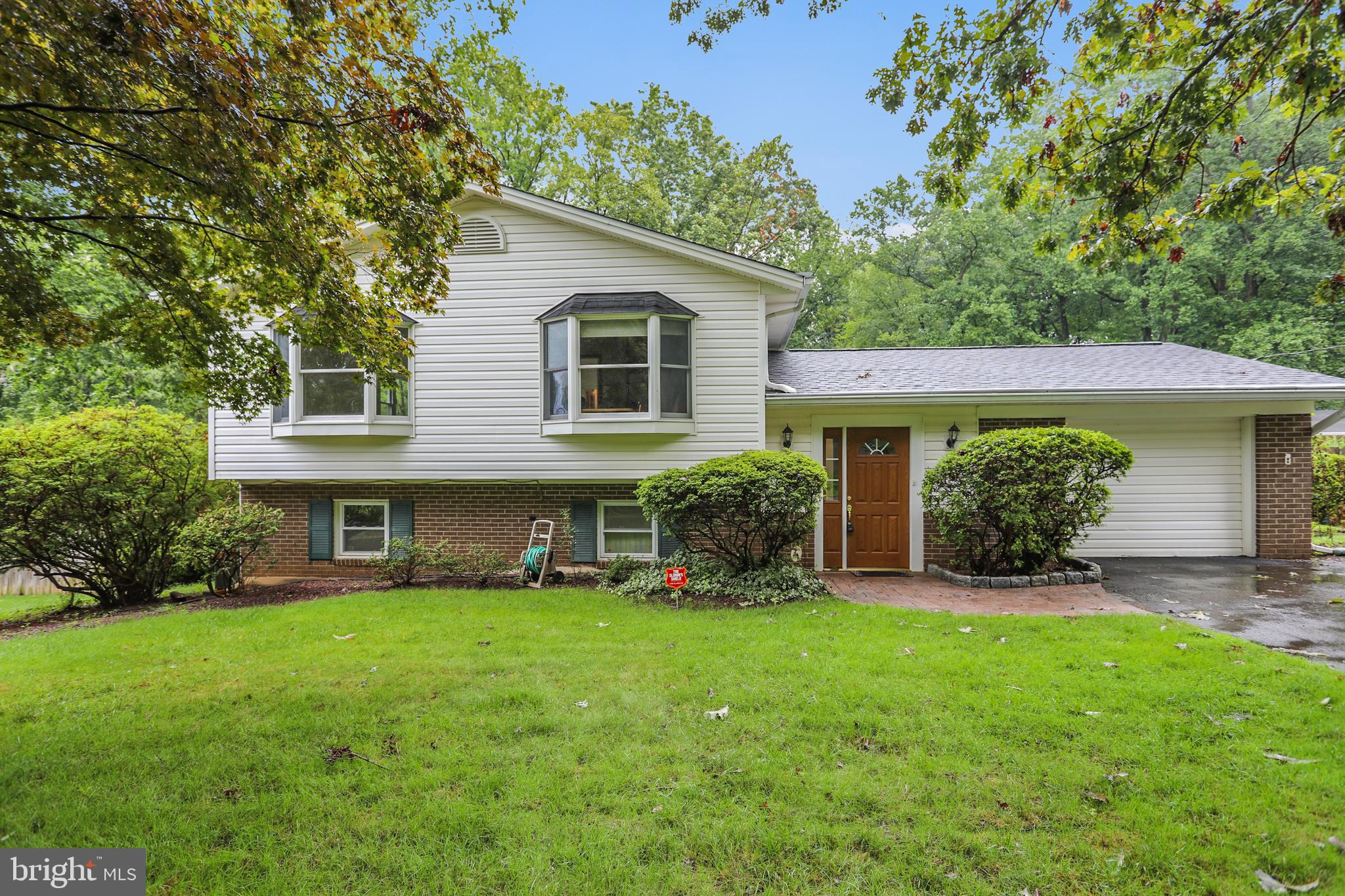 16617 Cashell Road Rockville, MD 20853 - Photo 1 of 28 Wonderful Bi-Level/Side Split Foyer Home