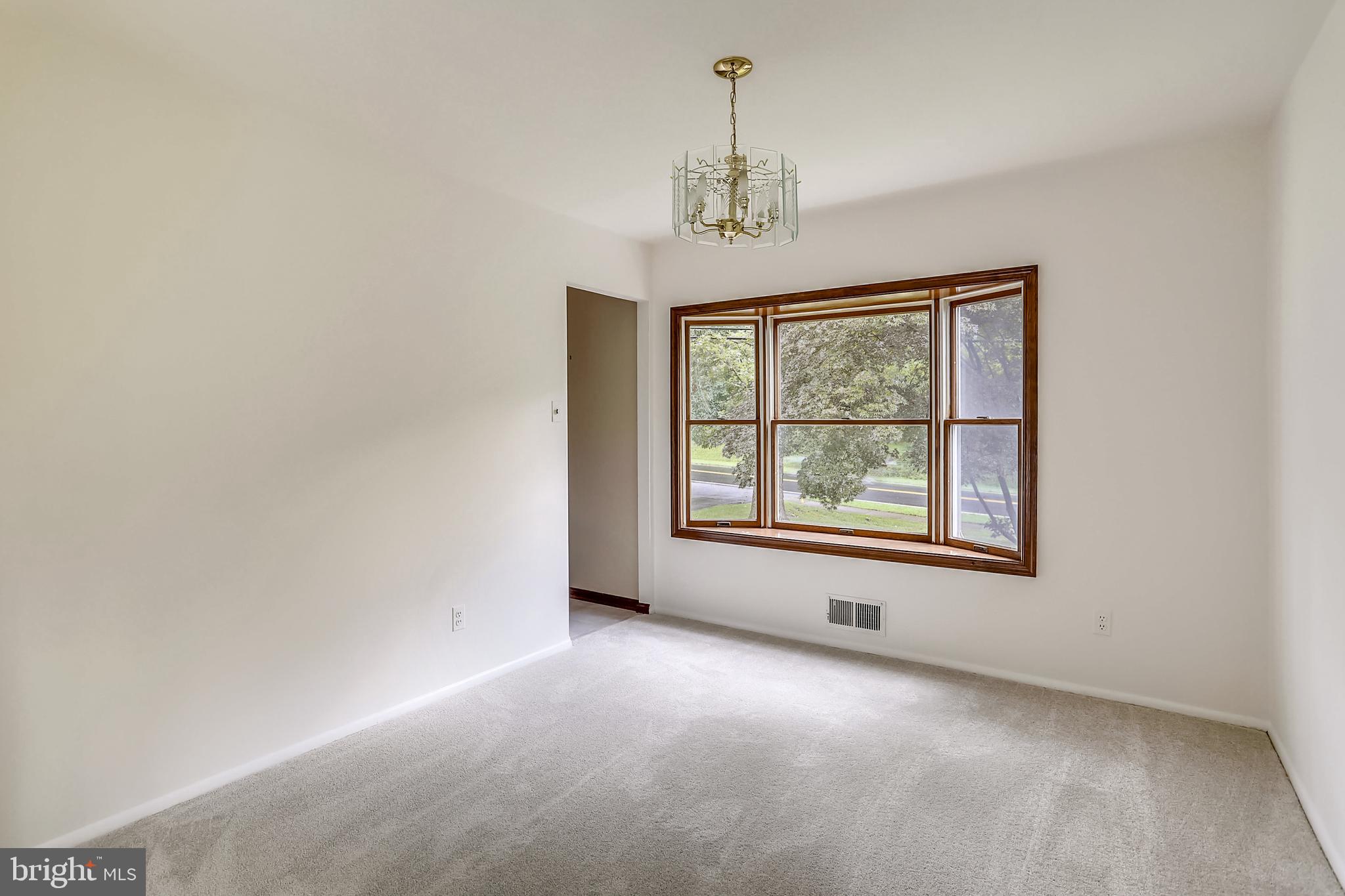 16617 Cashell Road Rockville, MD 20853 - Photo 8 of 28 Formal Dining Room with Bay Window
