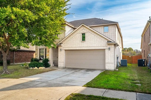 a front view of house with yard