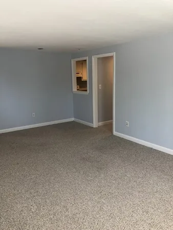 $1,700 | 272 Bedford Street, Unit A4, Abington, MA 02351