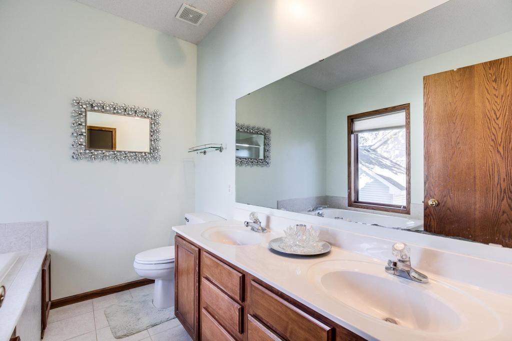4925 Slater Road Eagan, MN 55122 - Photo 22 of 51 Gallery Image 22