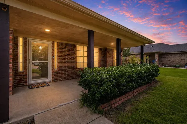 $399,000 | 219 Southpeak Lane, Ponder, TX 76259