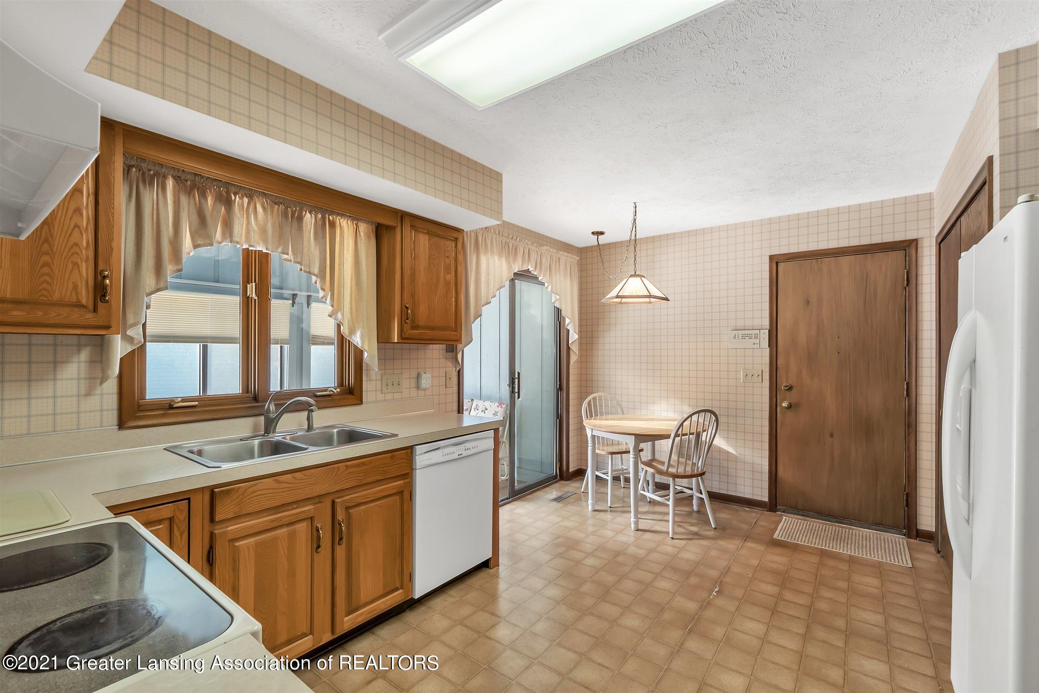 3518 Apple Valley Road, Unit 10 Okemos, MI 48864 - Photo 15 of 33 26
