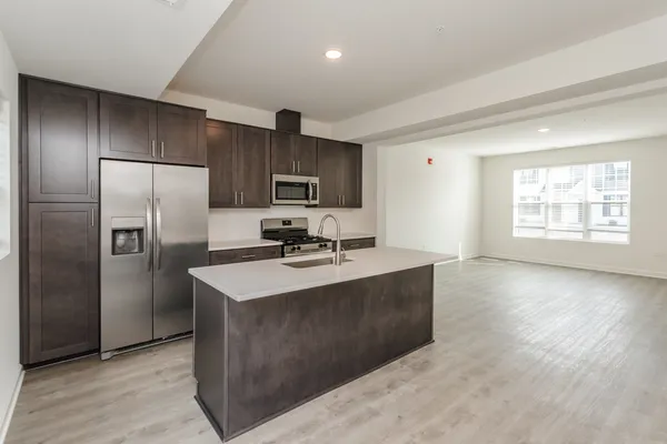 $2,750 | 1436 North Naperville Wheaton Road, Unit 112, Naperville, IL 60563