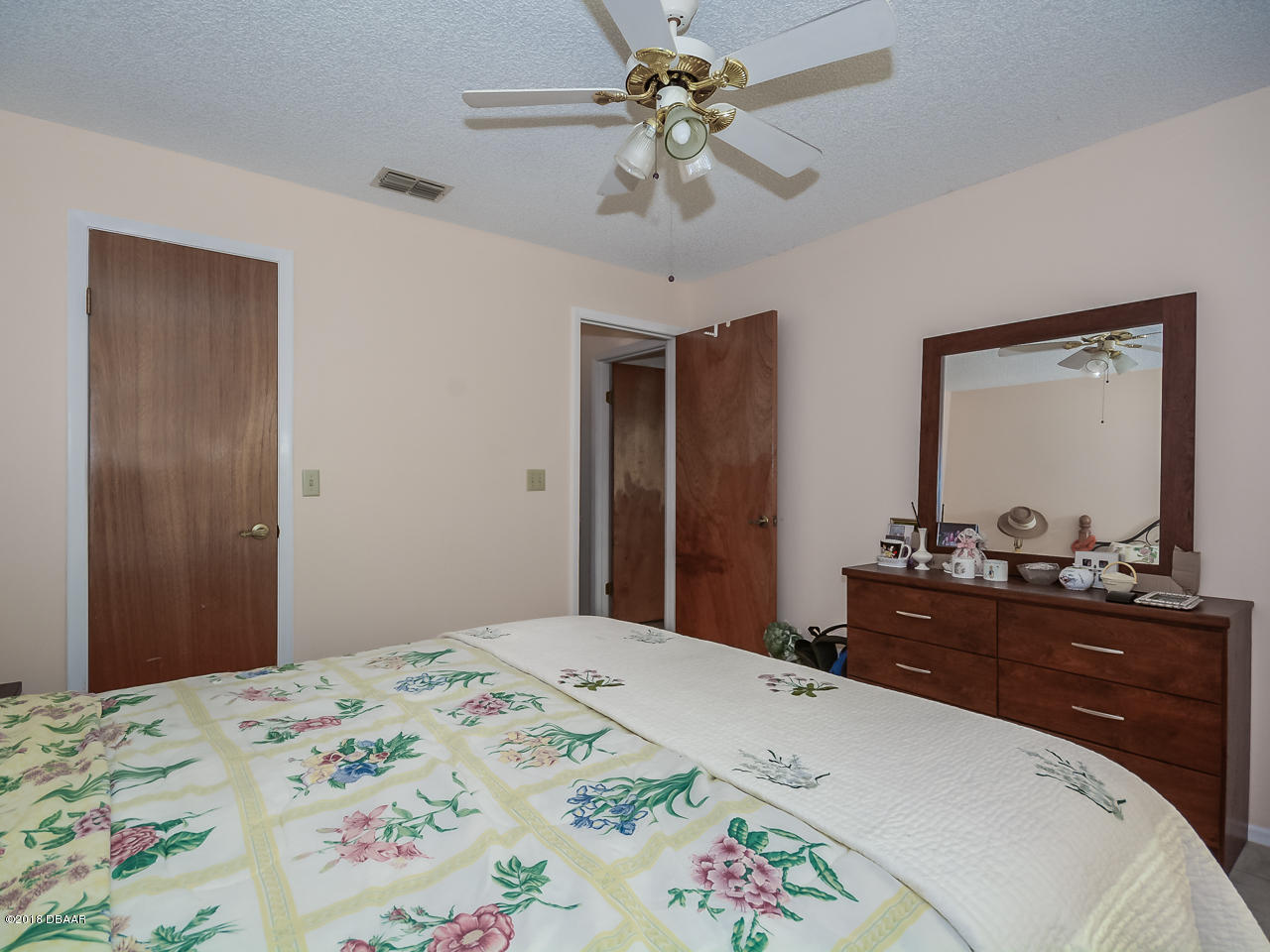 7 Pelican Lane Edgewater, FL 32141 - Photo 14 of 27 7_PelicanLane-25