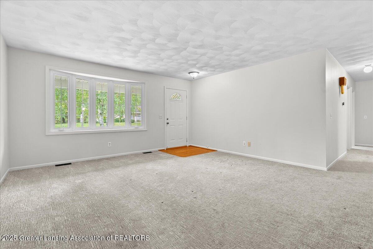 2722 Tecumseh River Road Lansing, MI 48906 - Photo 10 of 22 16-Media Jett - 16