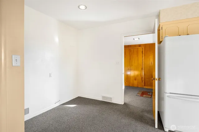 $299,000 | 319 East 3rd Street, Lind, WA 99341