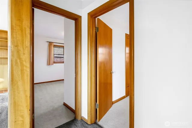 $299,000 | 319 East 3rd Street, Lind, WA 99341