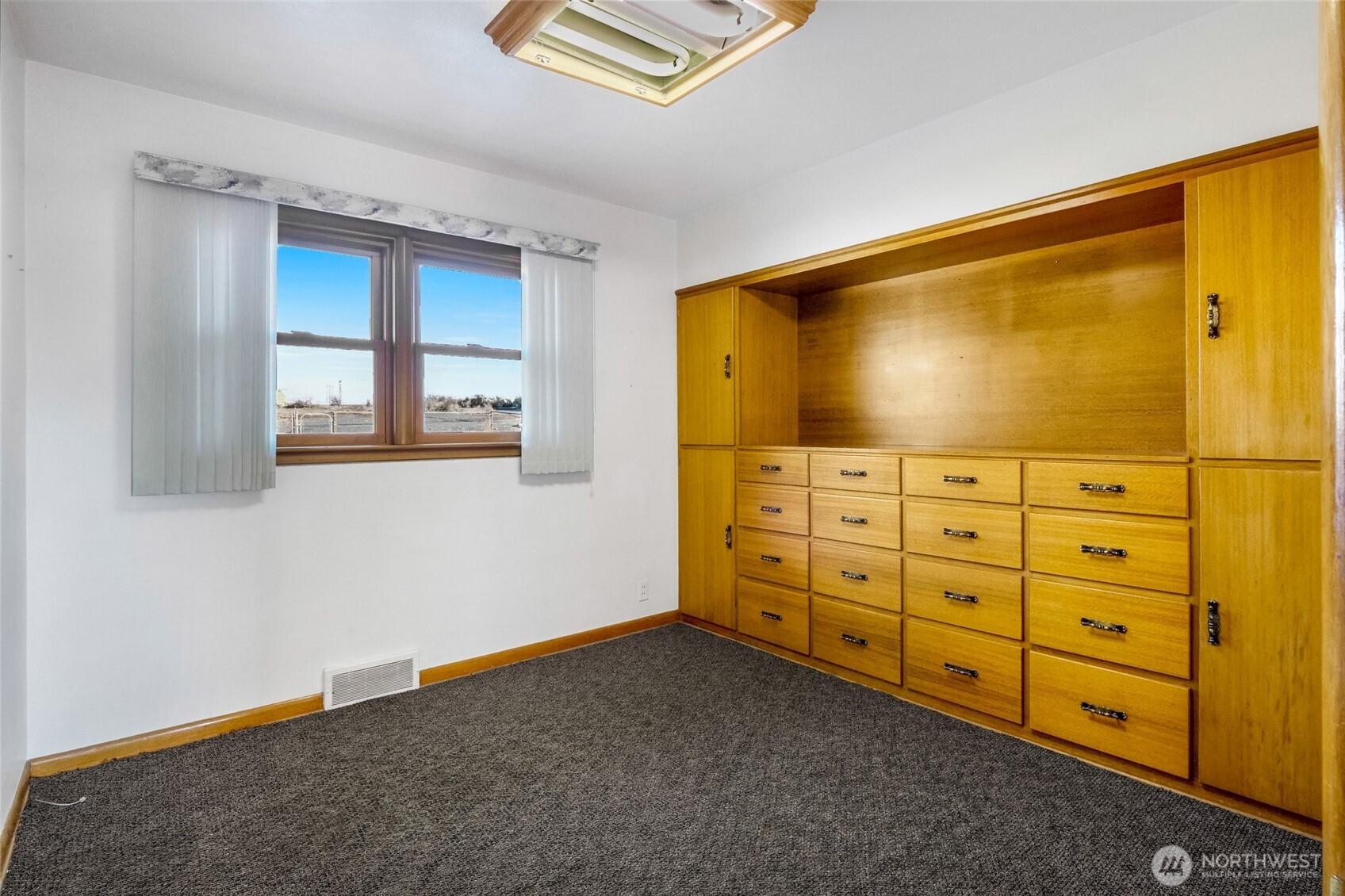 319 East 3rd Street Lind, WA 99341 - Photo 18 of 37