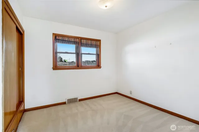 $299,000 | 319 East 3rd Street, Lind, WA 99341