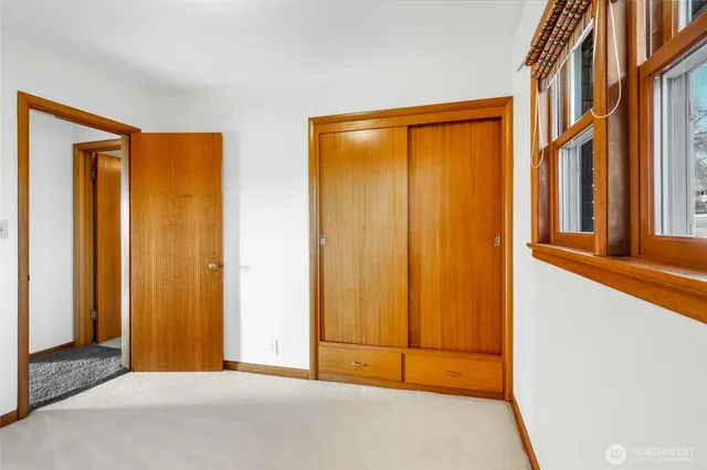 $299,000 | 319 East 3rd Street, Lind, WA 99341