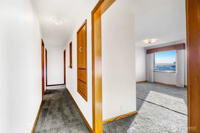 $299,000 | 319 East 3rd Street, Lind, WA 99341