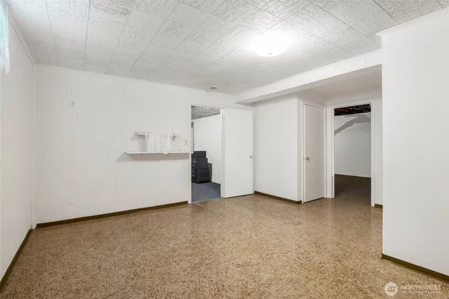 $299,000 | 319 East 3rd Street, Lind, WA 99341