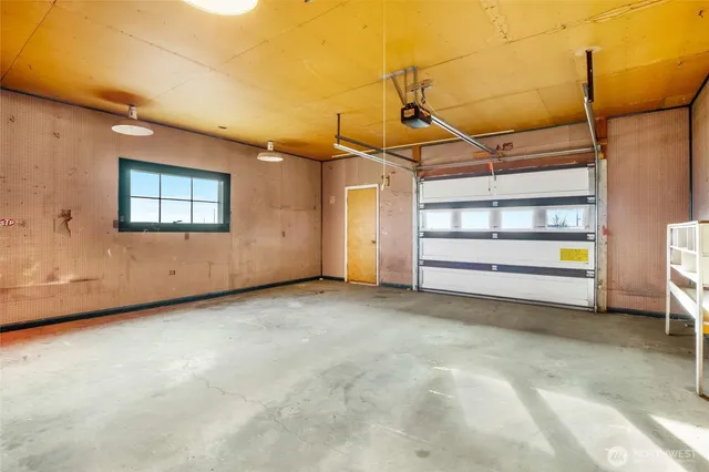 $299,000 | 319 East 3rd Street, Lind, WA 99341