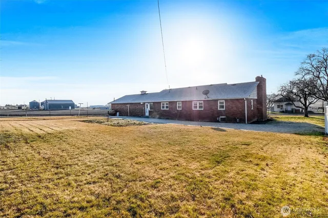 $299,000 | 319 East 3rd Street, Lind, WA 99341