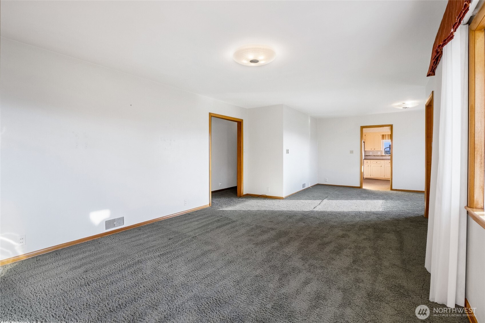 319 East 3rd Street Lind, WA 99341 - Photo 8 of 37