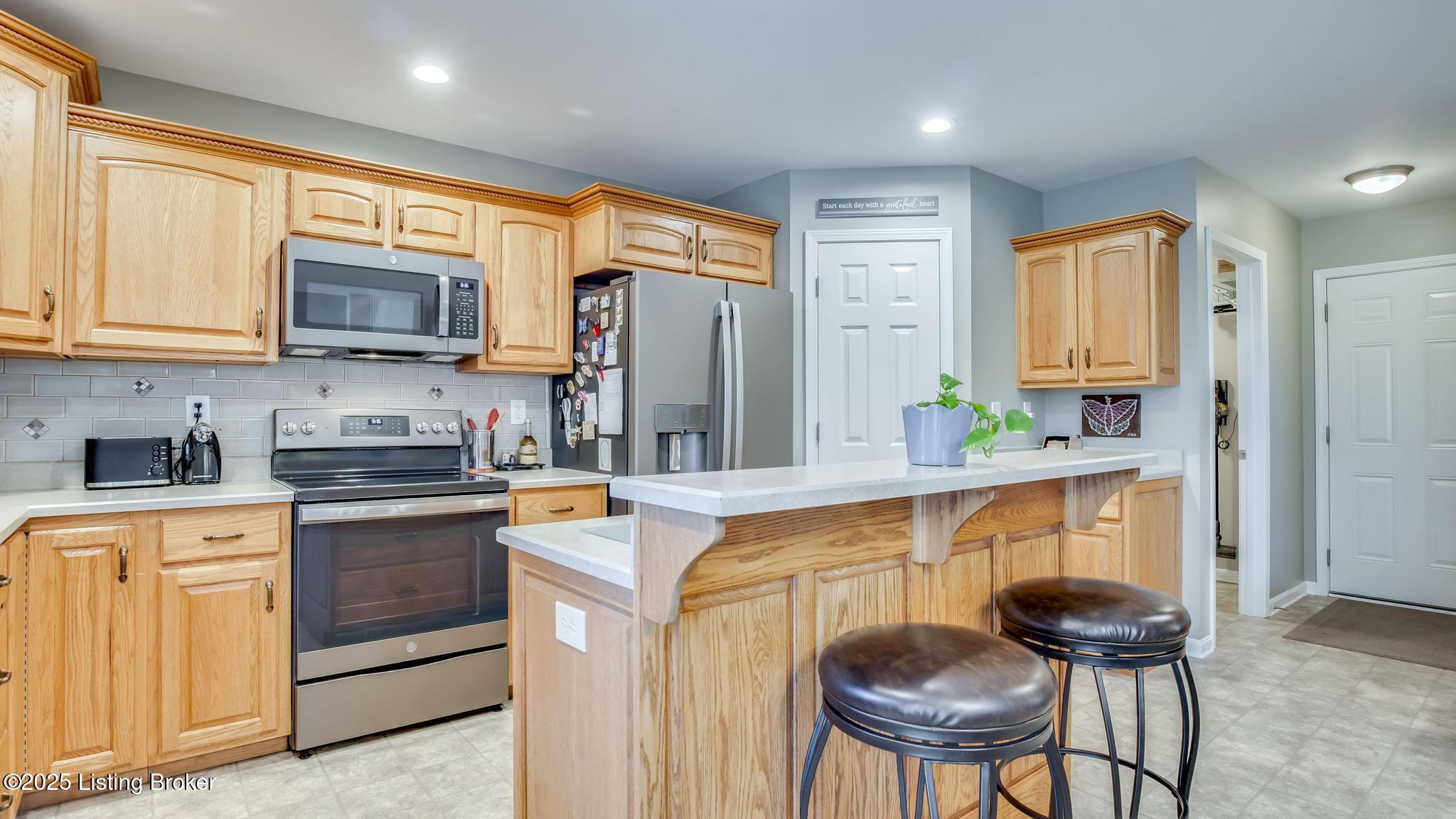 6804 Obryan Road Louisville, KY 40291 - Photo 24 of 76 6804_OBryanRd_40291_032