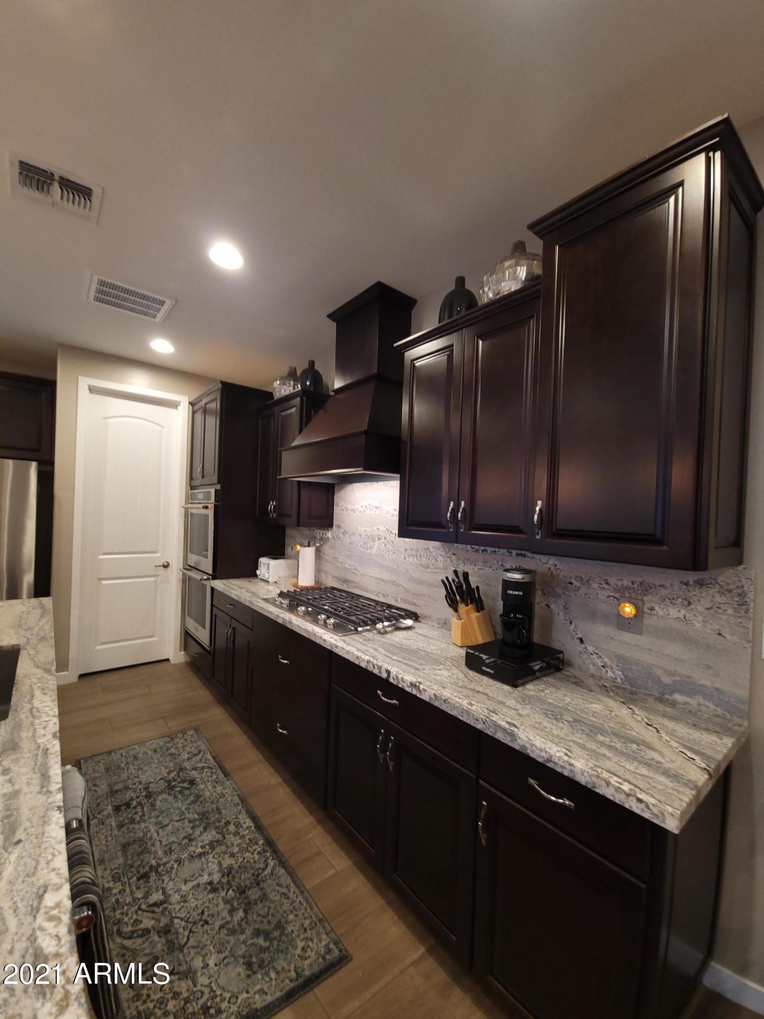 7121 West Post Road Chandler, AZ 85226 - Photo 4 of 17 Kitchen