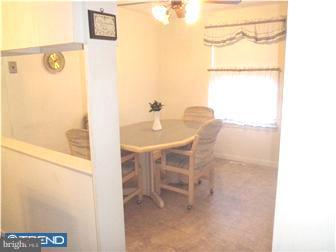 3838 Greenacres Road Philadelphia, PA 19154 - Photo 3 of 12 Kitchen