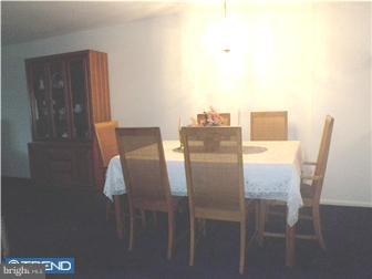 3838 Greenacres Road Philadelphia, PA 19154 - Photo 4 of 12 Dining Room