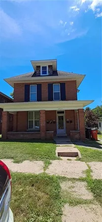$700 | 3012 Felix Street, Unit 4, St. Joseph, MO 64501