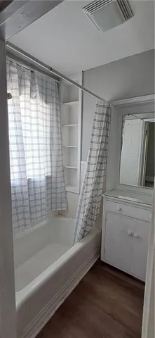 $700 | 3012 Felix Street, Unit 4, St. Joseph, MO 64501