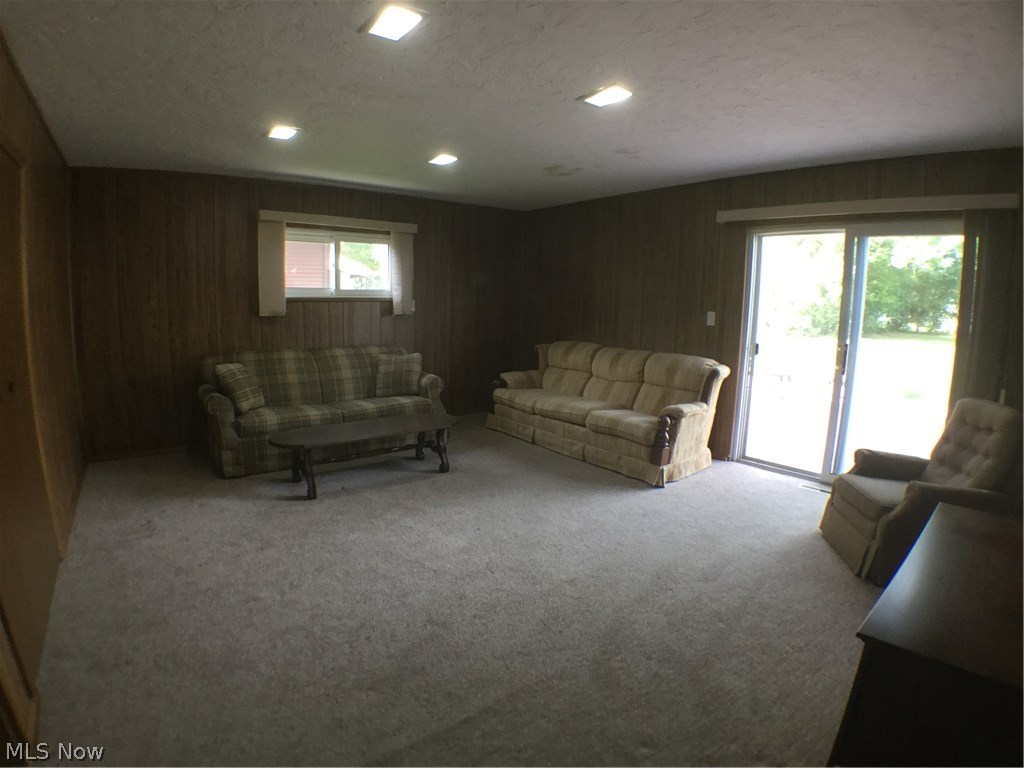 6449 Fairhaven Road Cleveland, OH 44124 - Photo 5 of 19