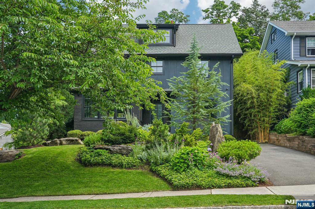 63 Ravine Avenue Caldwell, NJ 07006 - Photo 3 of 46