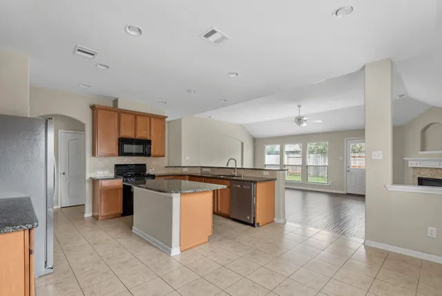 $2,000 | 8514 Sweetstone Field Court, Cypress, TX 77433