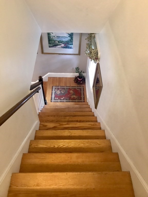 817 Dickinson Street Springfield, MA 01108 - Photo 11 of 31