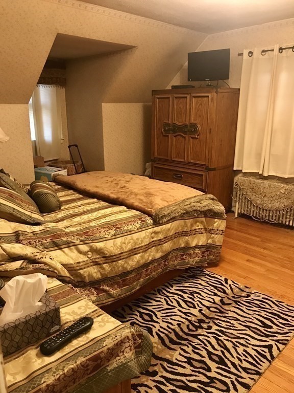817 Dickinson Street Springfield, MA 01108 - Photo 17 of 31
