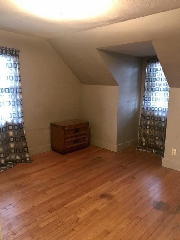 817 Dickinson Street Springfield, MA 01108 - Photo 18 of 31