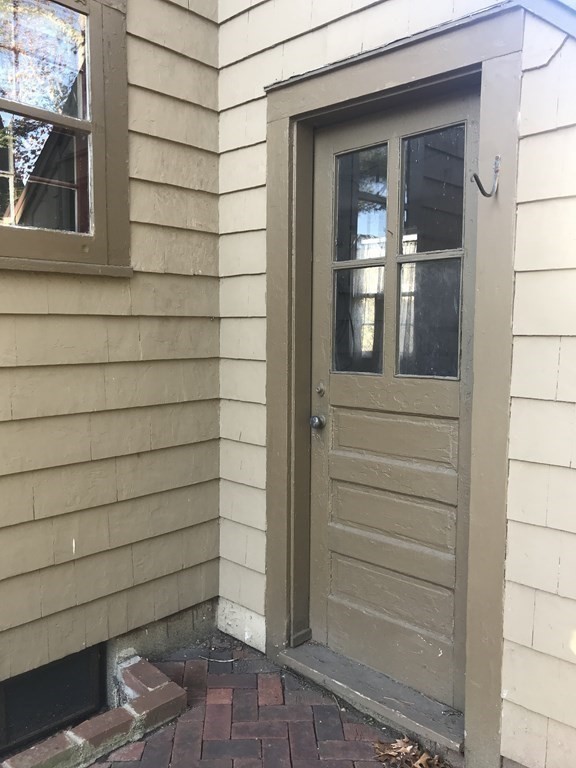 817 Dickinson Street Springfield, MA 01108 - Photo 25 of 31