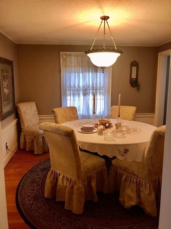 817 Dickinson Street Springfield, MA 01108 - Photo 5 of 31