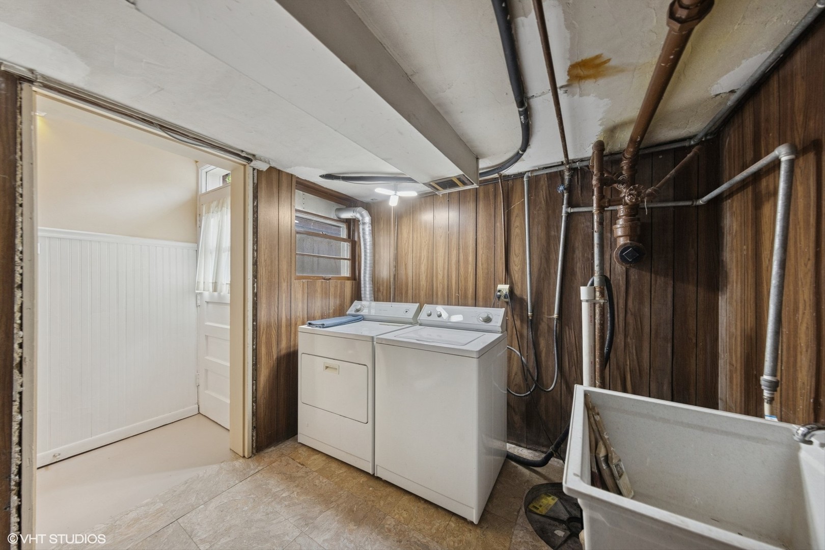 506 South Charleton Street Willow Springs, IL 60480 - Photo 18 of 21 a utility room with dryer and washer