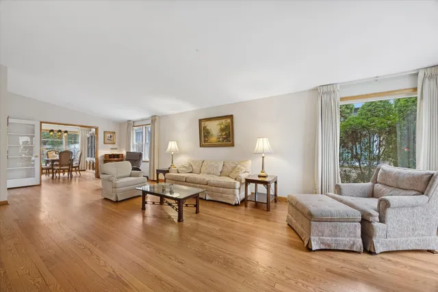 $399,900 | 506 South Charleton Street, Willow Springs, IL 60480